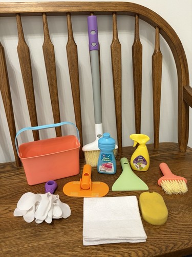 Pretend play kids cleaning - play,